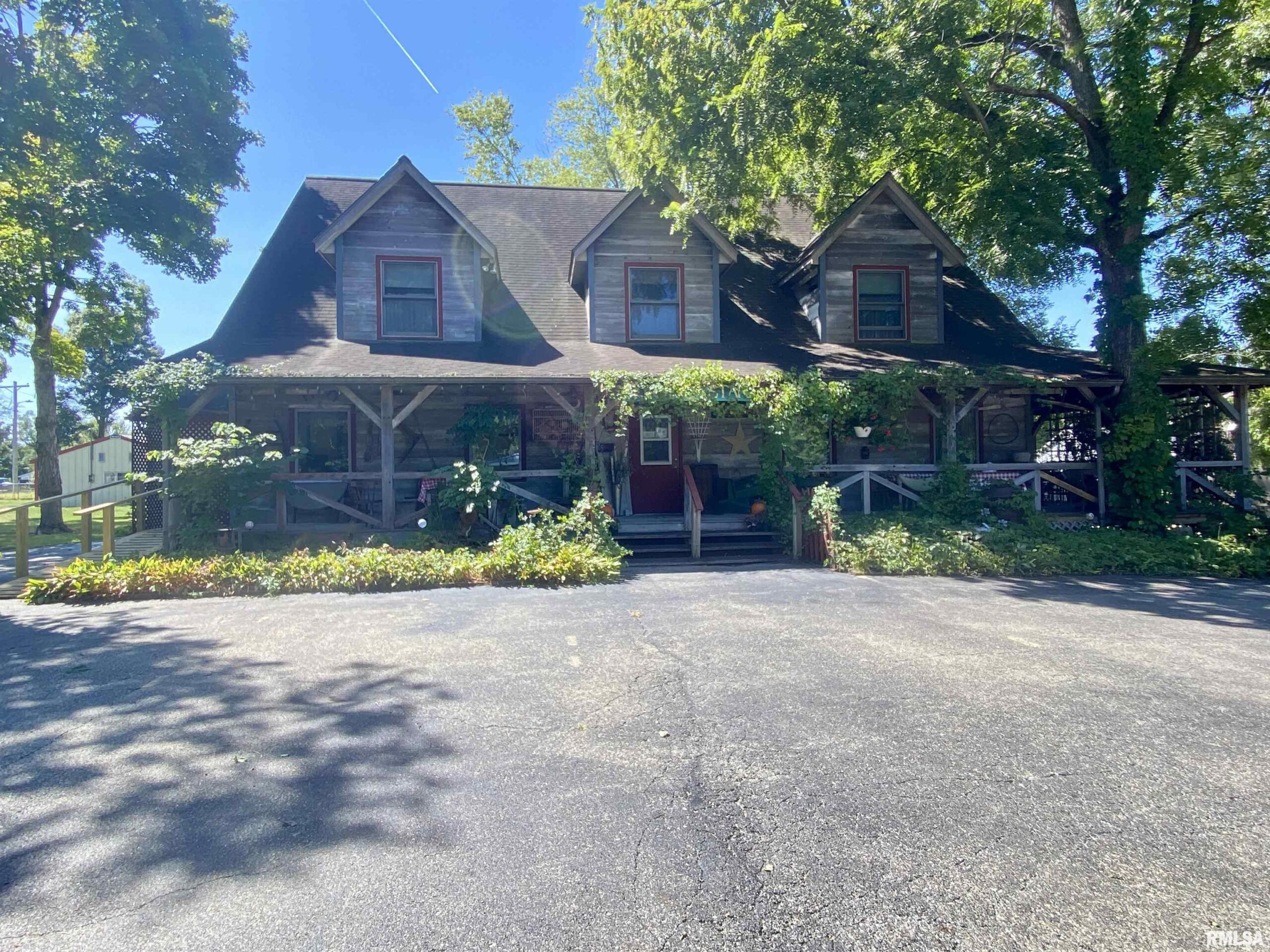 6141 MAIN Street  Salisbury IL 62677
