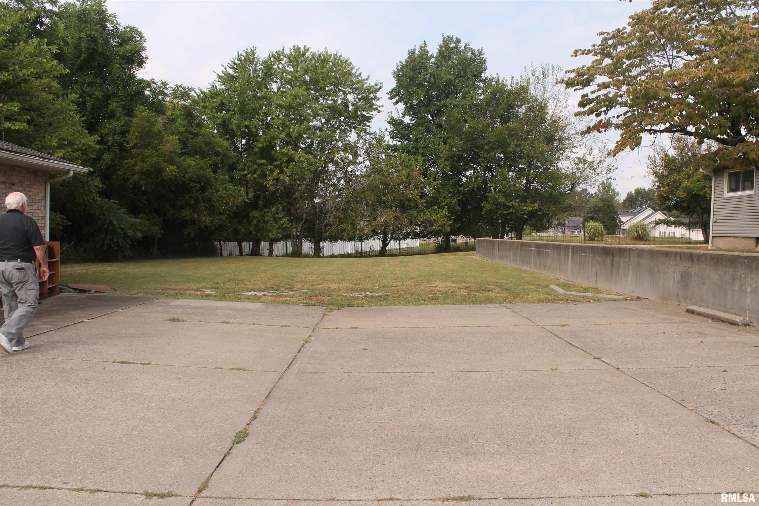 1305 DIVISION Street  Carterville IL 62918
