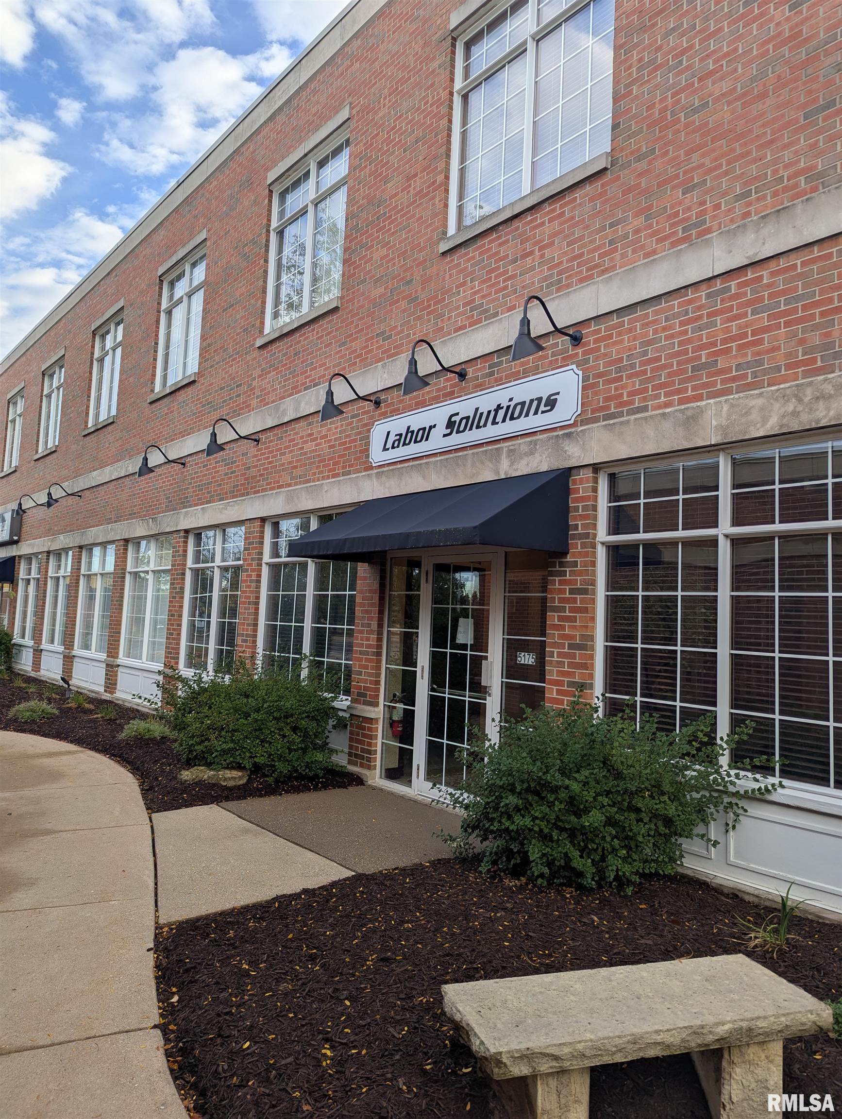 5175 UTICA RIDGE Road  Davenport IA 52807