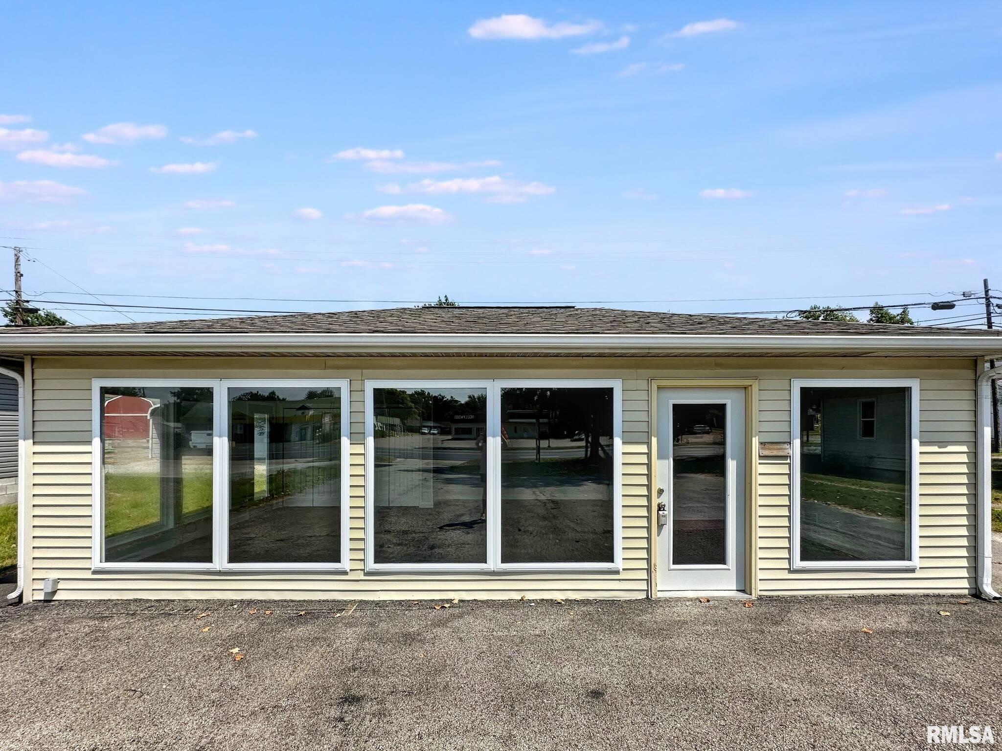 1112 PARK Avenue  Herrin IL 62948