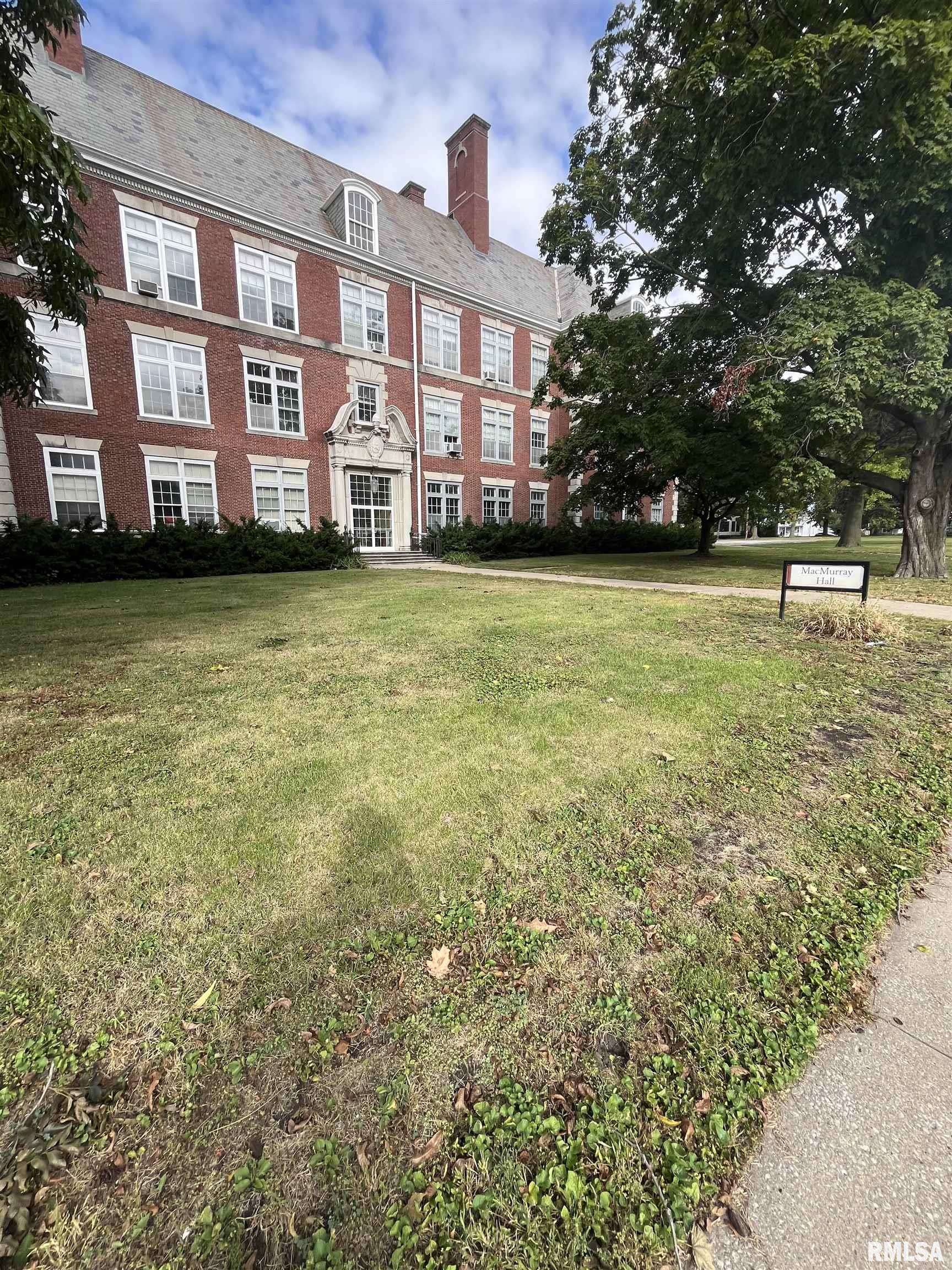 225 CLAY Avenue  Jacksonville IL 62650