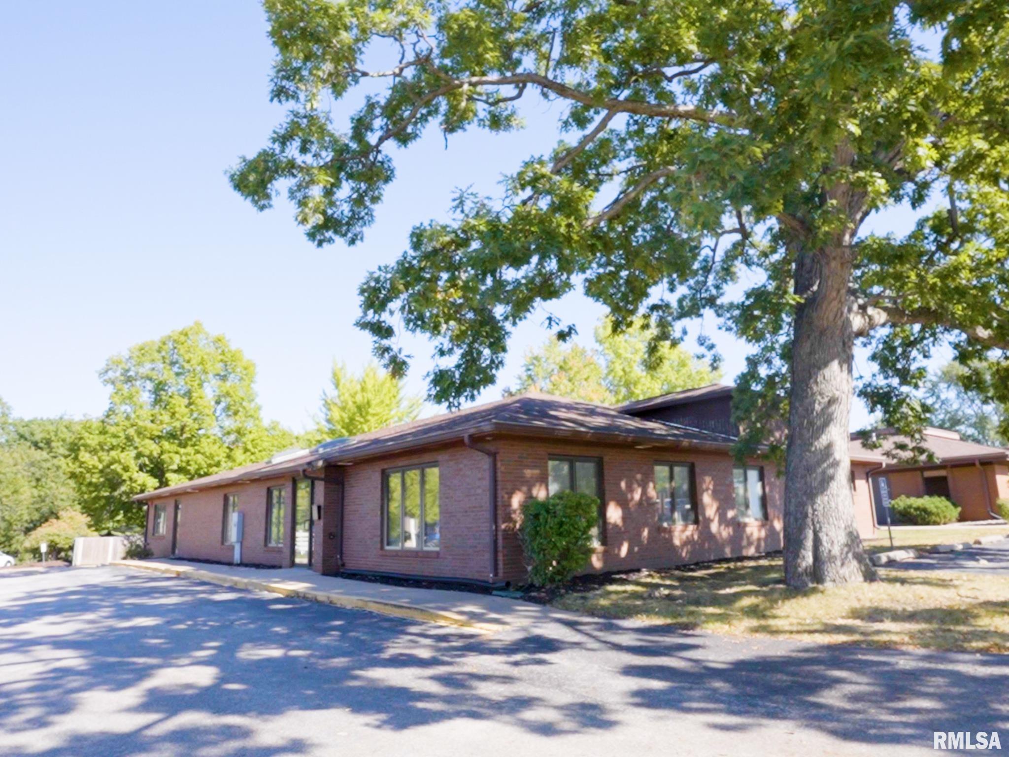 608 35TH Avenue Moline IL 61265