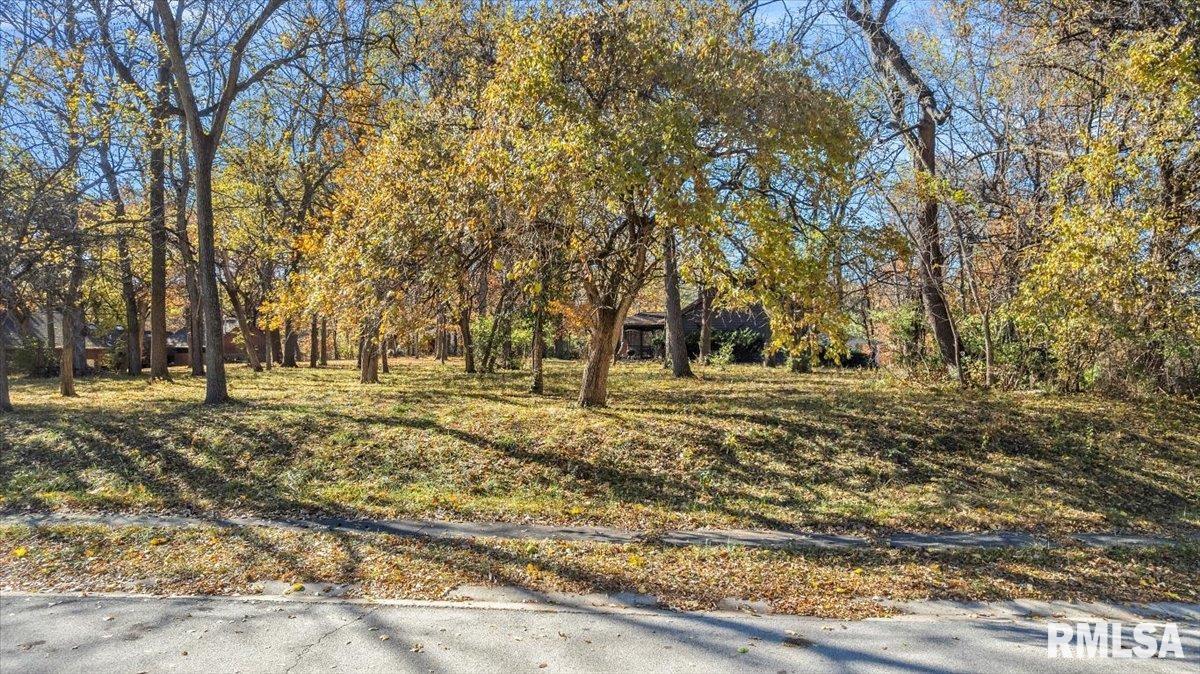 3710 Bluffs Road  Springfield IL 62711