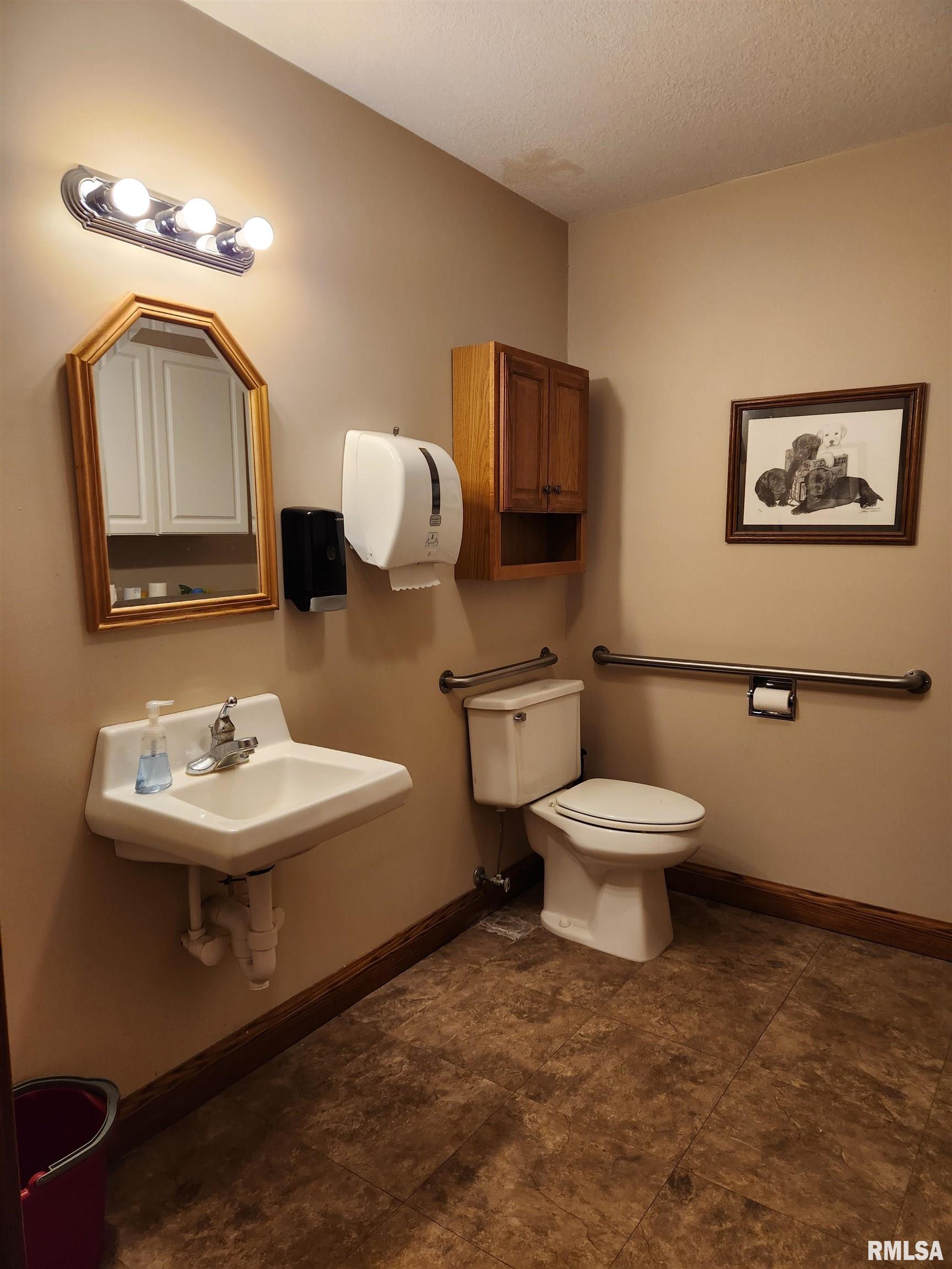 301 WESTERN Avenue Delmar IA 52037