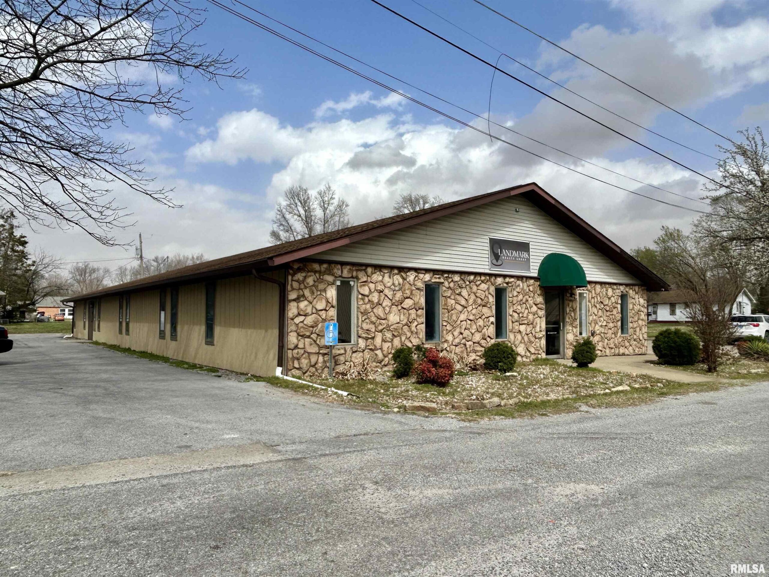 309 JACKSON Street  Carbondale IL 62901