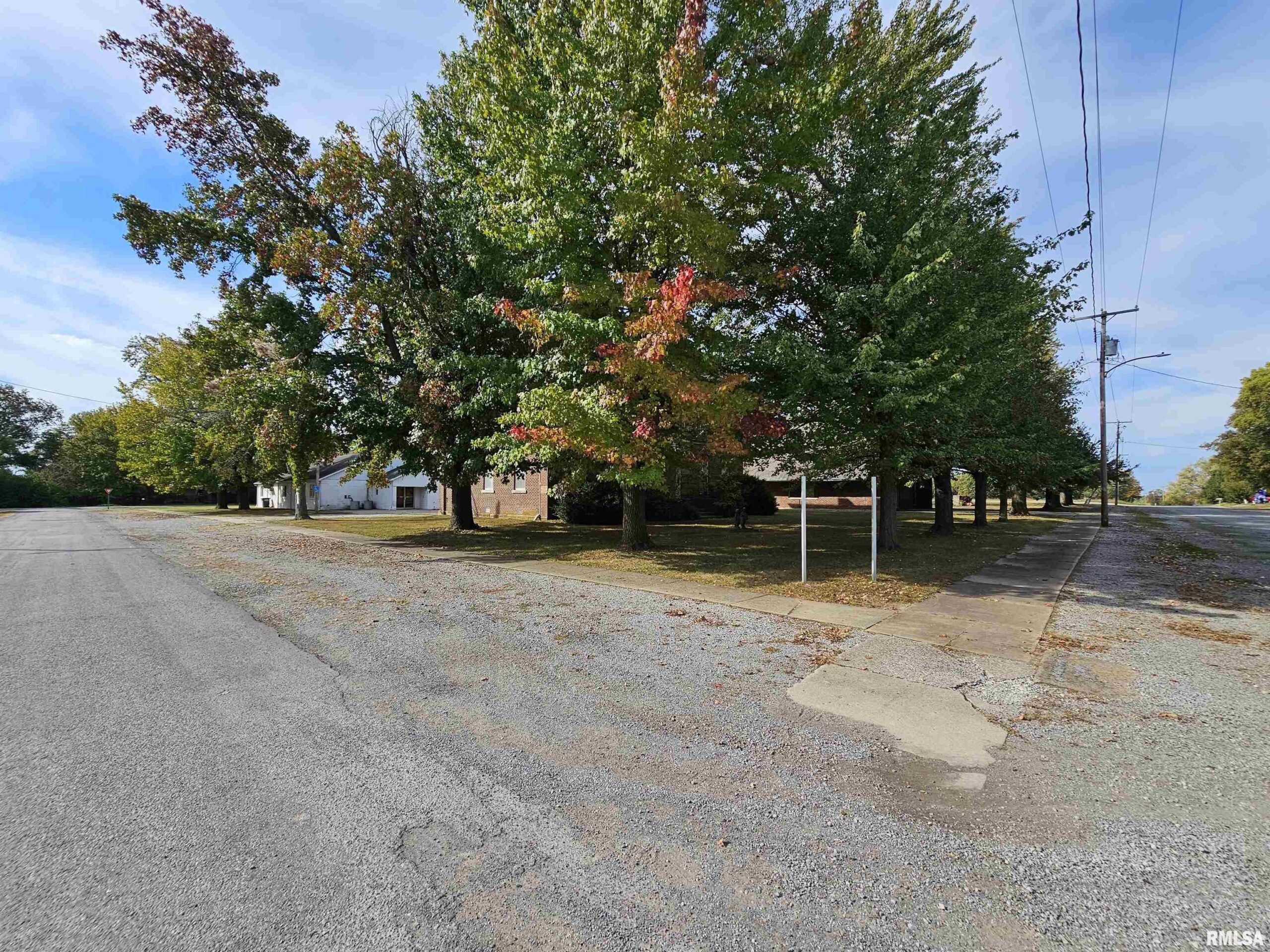 705 MAIN Street  Dahlgren IL 62828