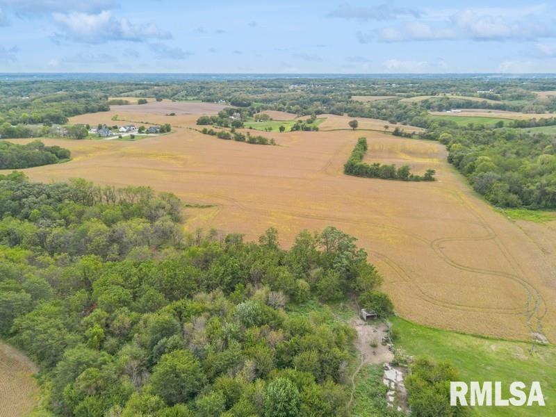 6225 LOCUST Street  Davenport IA 52804