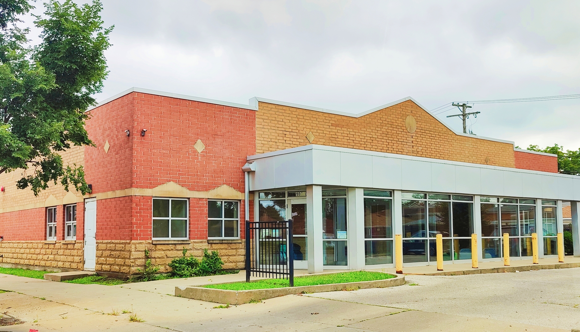 10526 Halsted Street Chicago IL 60628