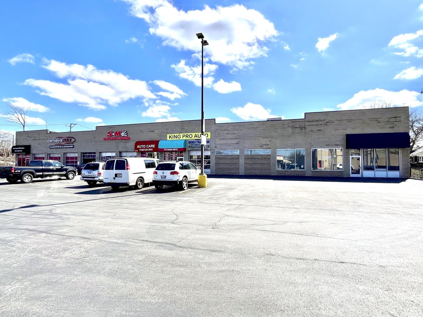 3033 Knox Avenue  Chicago IL 60641