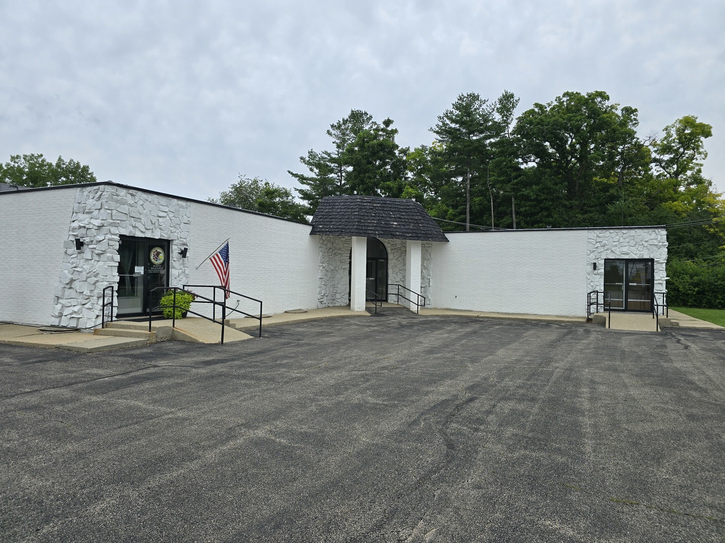 28662 Northwest Highway  Lake Barrington IL 60010