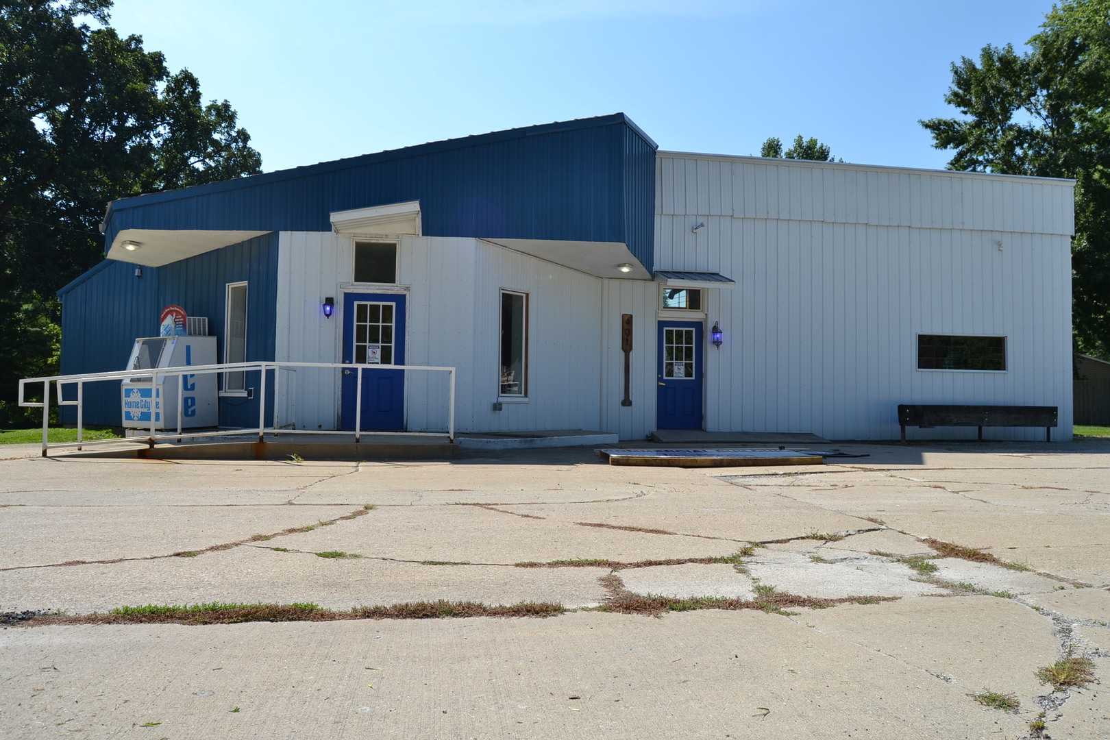 401 Clinton Avenue  Farmer City IL 61842