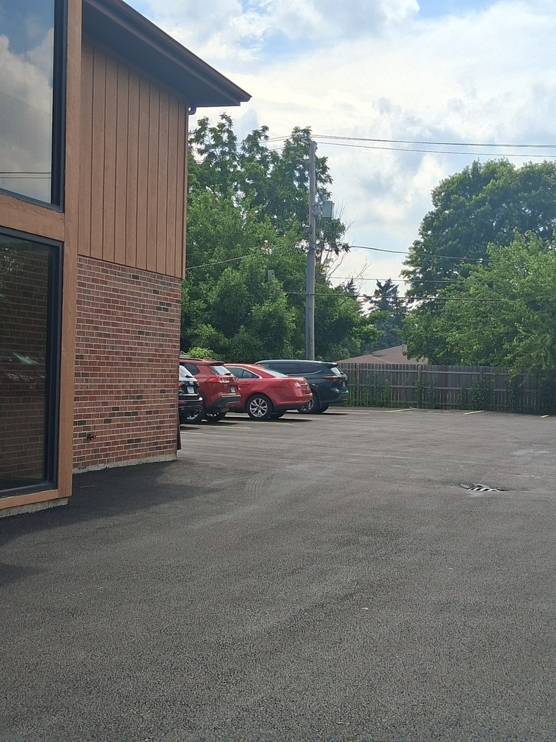 16750 Oak Park Avenue 2R Tinley Park IL 60477