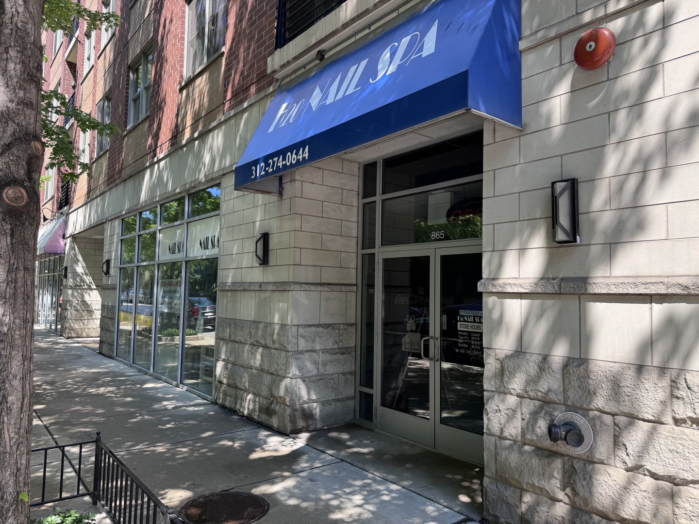 865 Larrabee Street  Chicago IL 60610