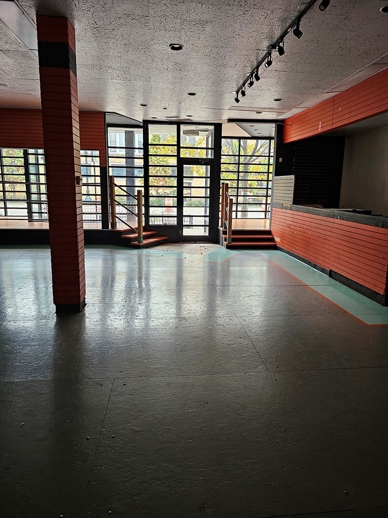 2338 Lawrence Avenue  Chicago IL 60625