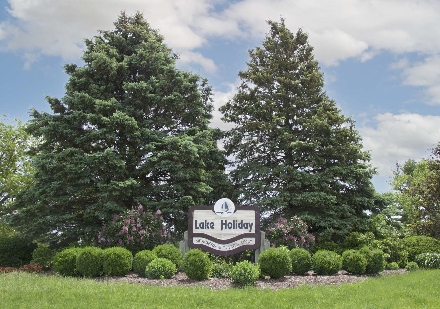 876 HOLIDAY Drive  Lake Holiday IL 60548