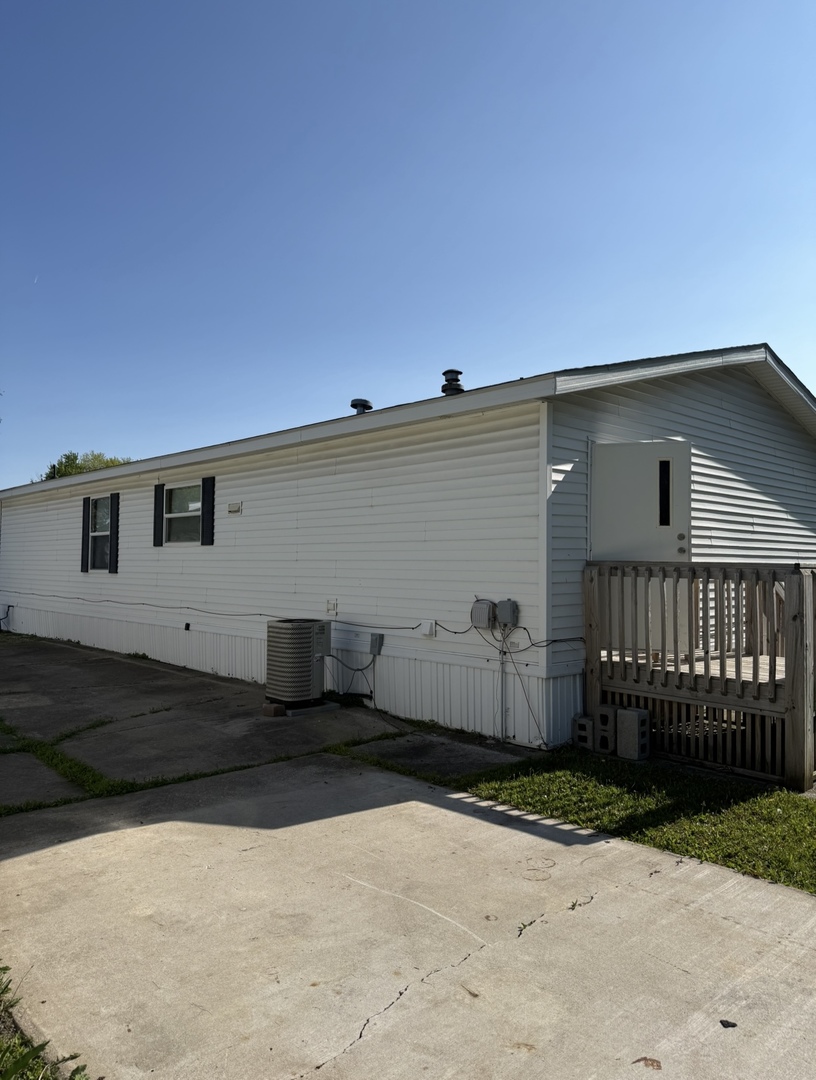 50 CANDLELIGHT Drive 50 Sauk Village IL 60411