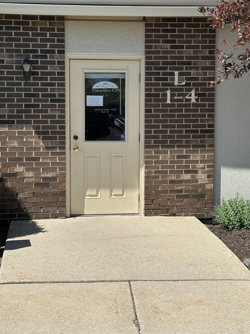 5404 Elm Street L-3 McHenry IL 60050