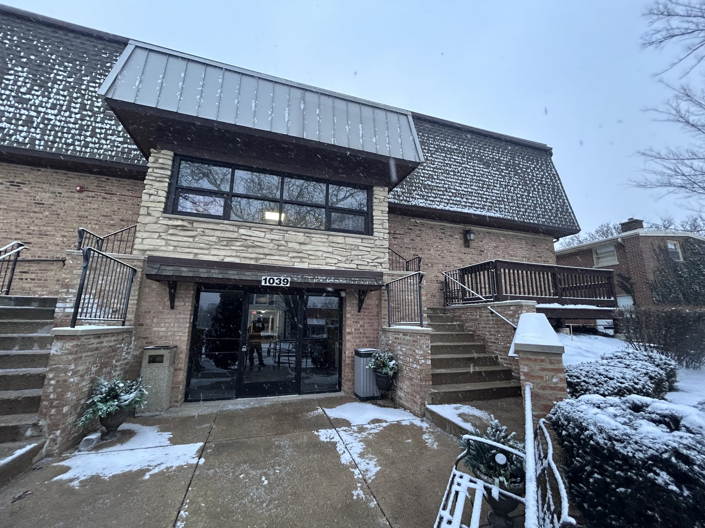 1039 COLLEGE Avenue C Wheaton IL 60187