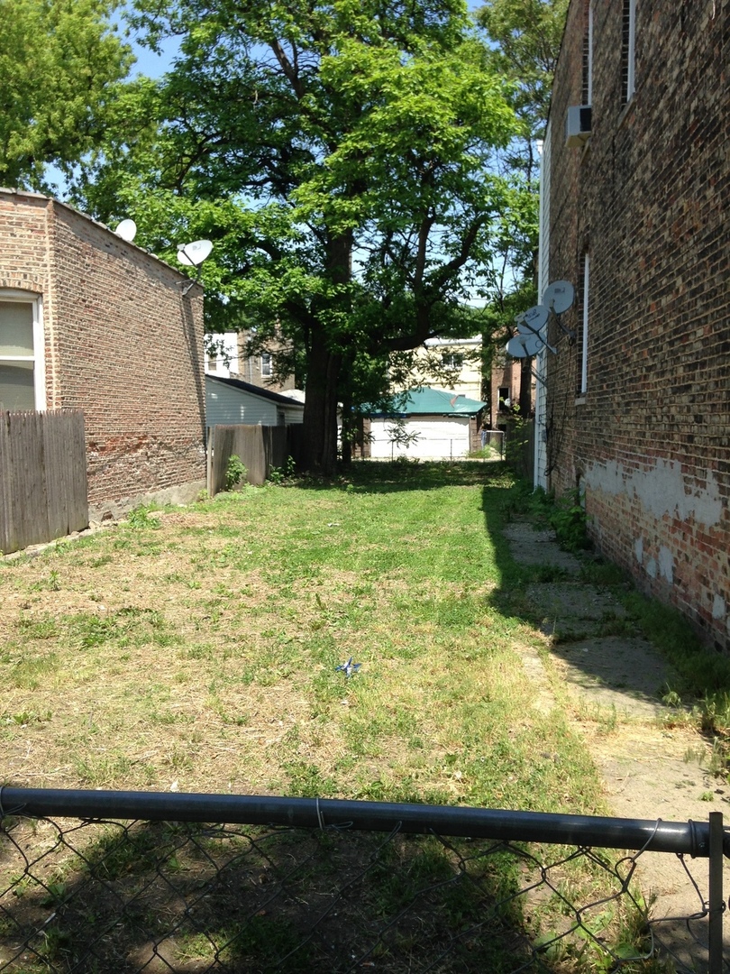 4030 Arthington Street Chicago IL 60624