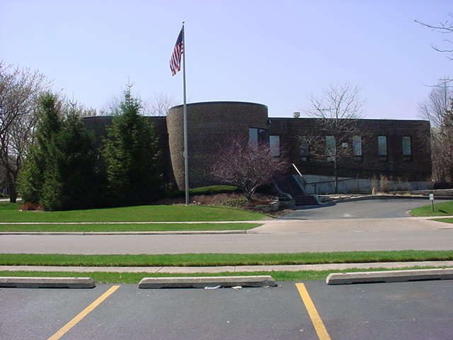 490 COVENTRY Lane 115 Crystal Lake IL 60014