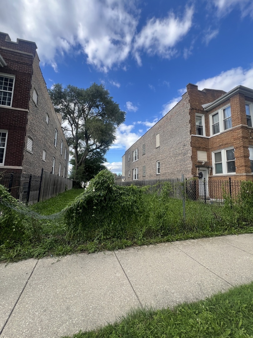 4918 Monroe Street Chicago IL 60644