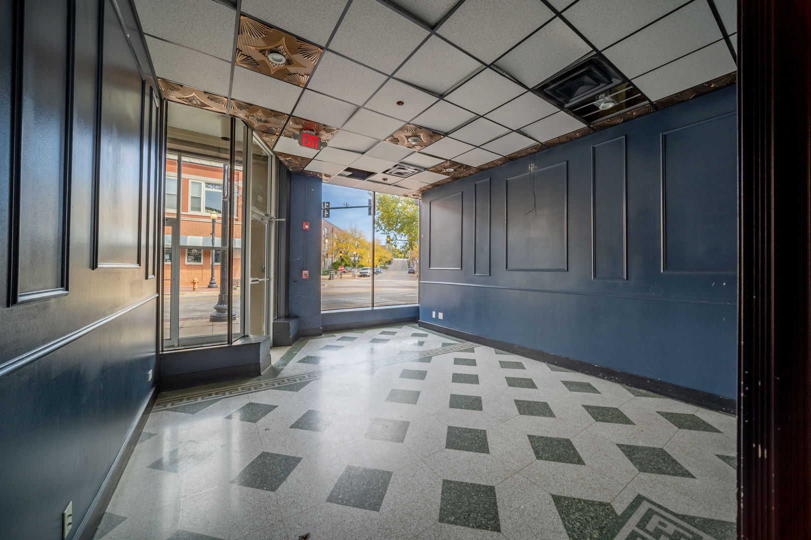 76 Grove Avenue A Elgin IL 60120