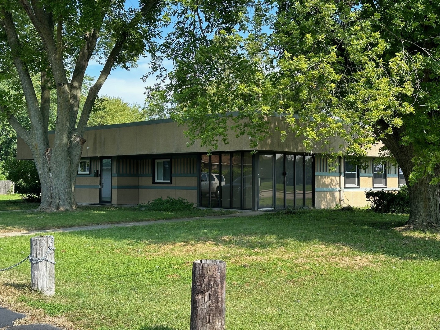 711 1st Street DeKalb IL 60115