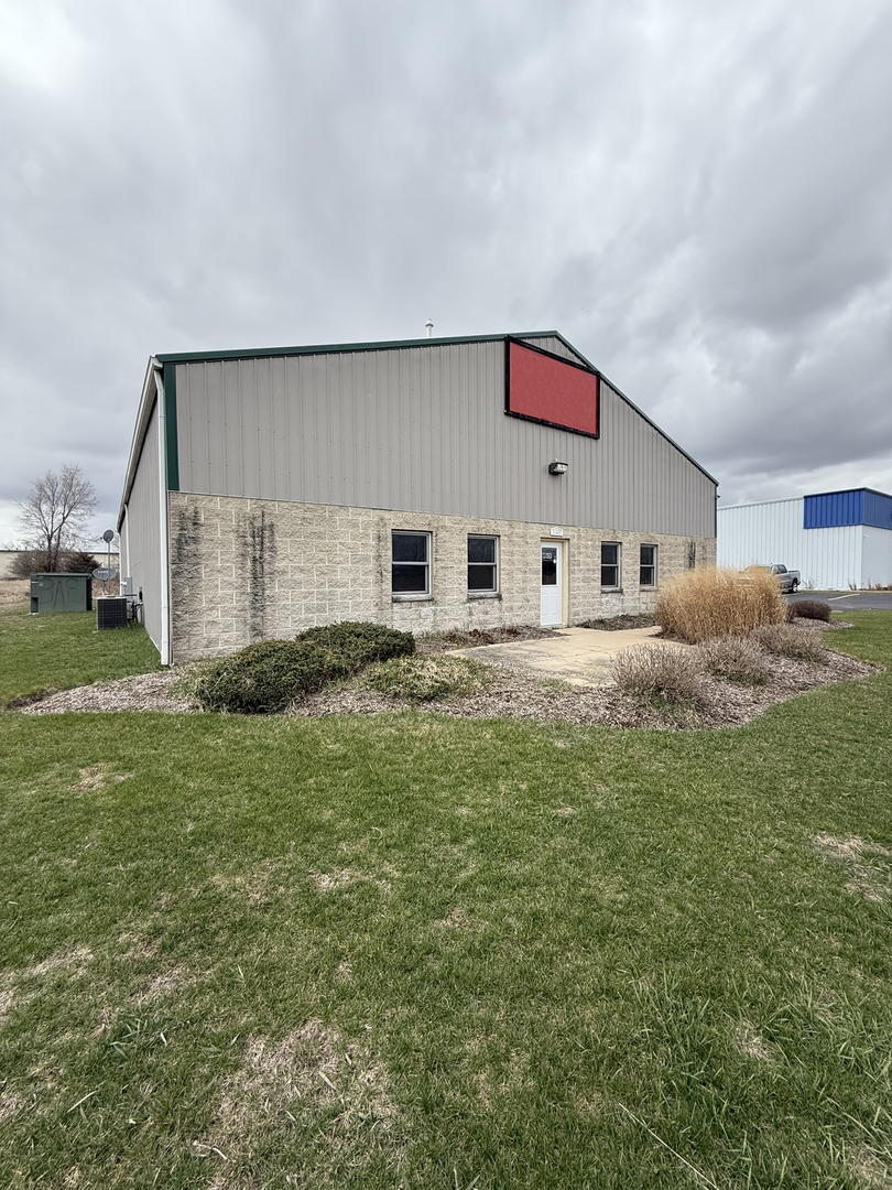 11215 Commercial Street  Richmond IL 60071