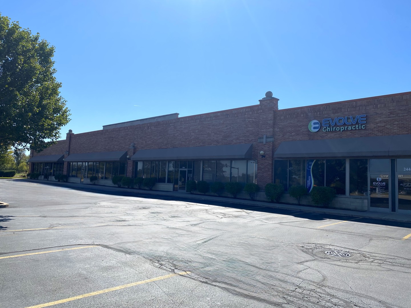 2424 Lake Shore Drive  Woodstock IL 60098