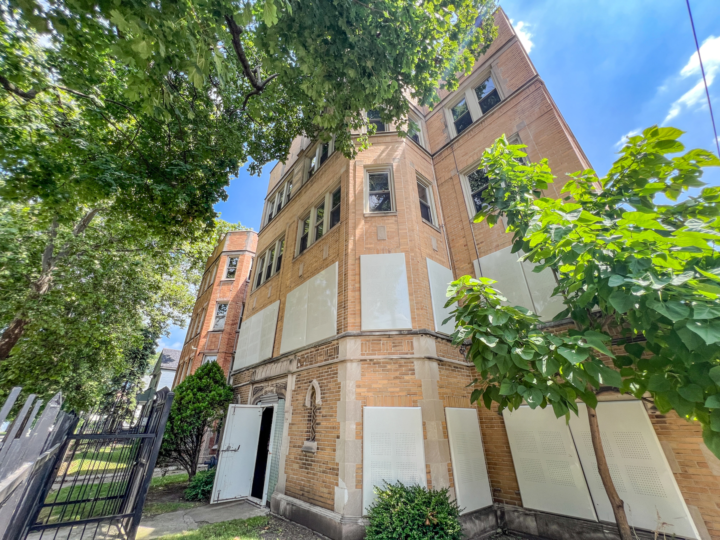 7959 Muskegon Avenue  Chicago IL 60617