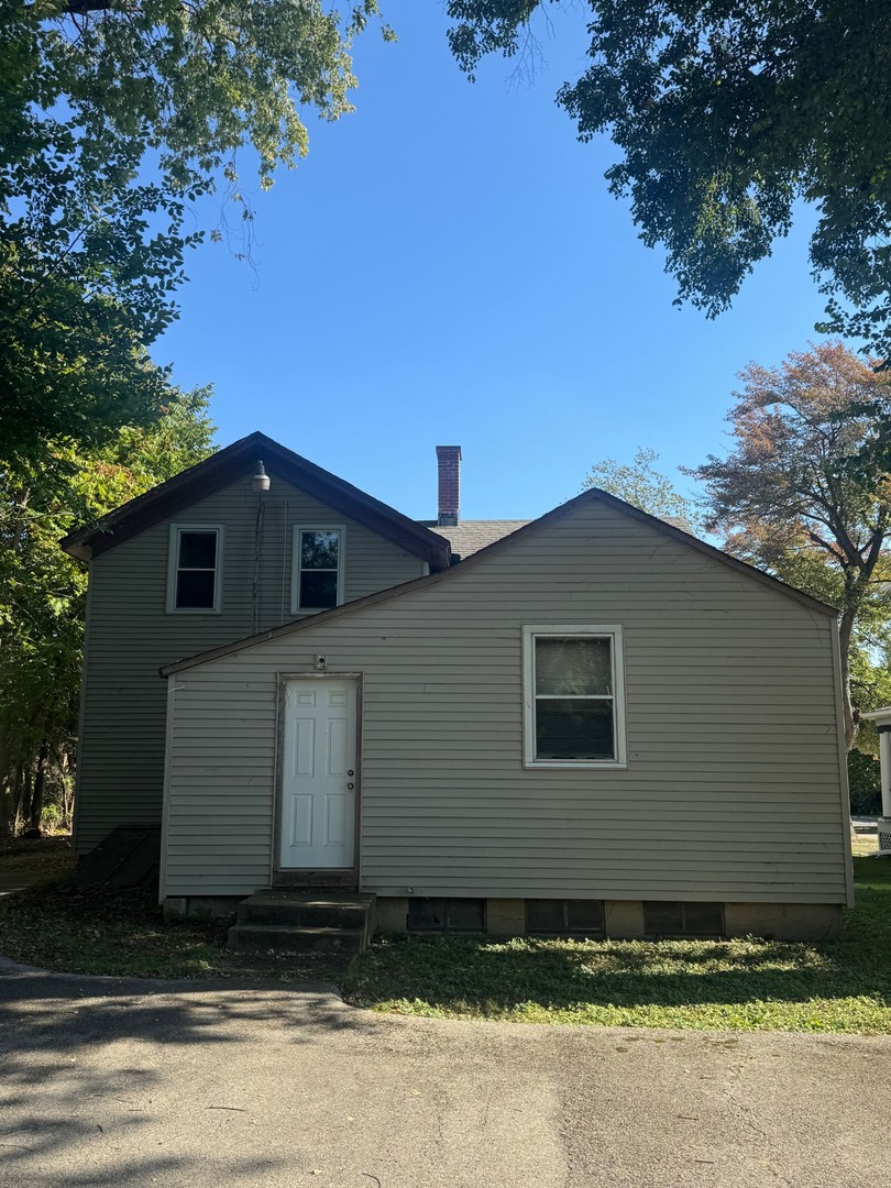 226 Martin Luther King Jr Avenue  Waukegan IL 60085
