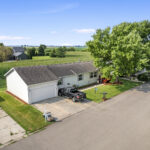 32 Peggy Drive  Sandwich IL 60548