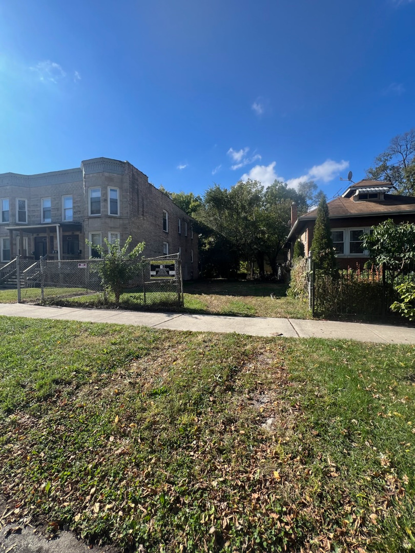 7636 Normal Avenue  Chicago IL 60620