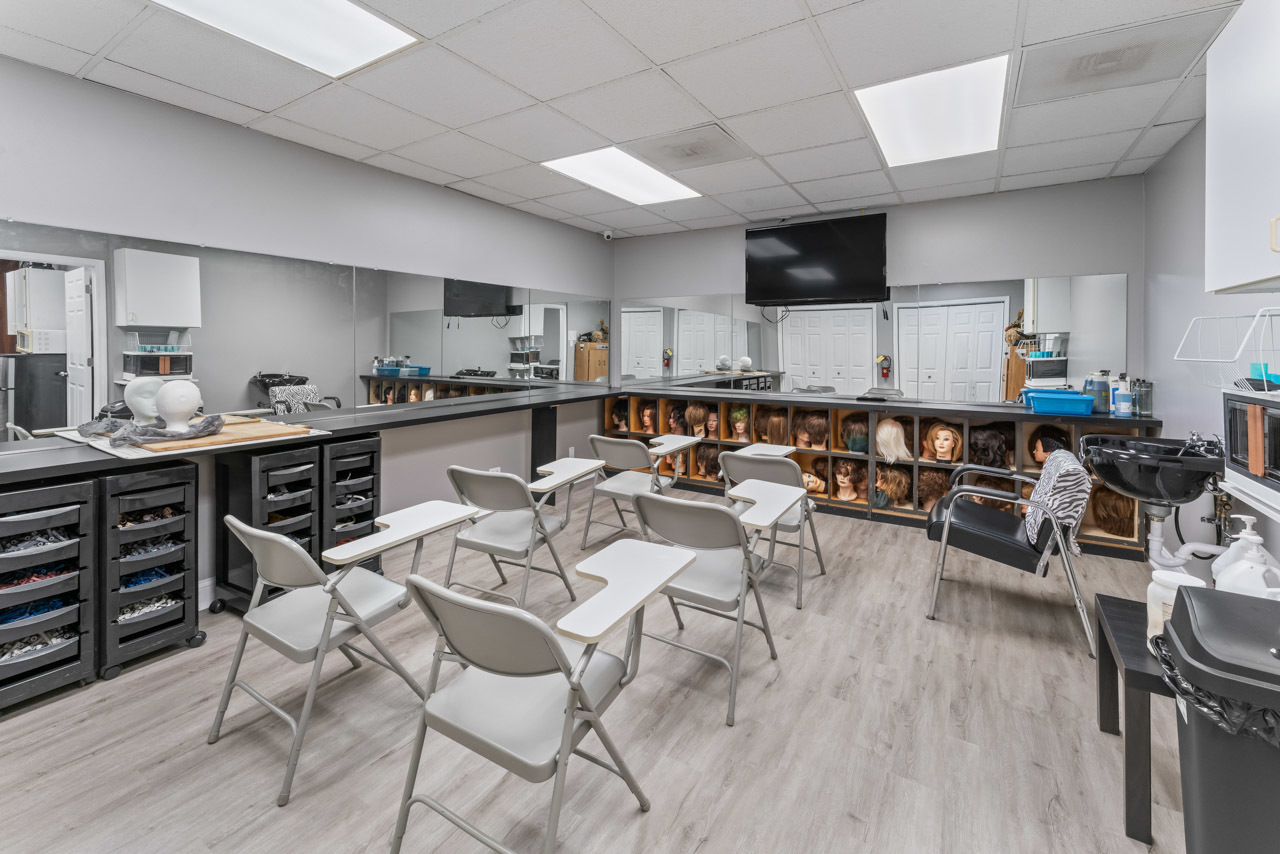 9999 confidential Avenue  Palatine IL 60067