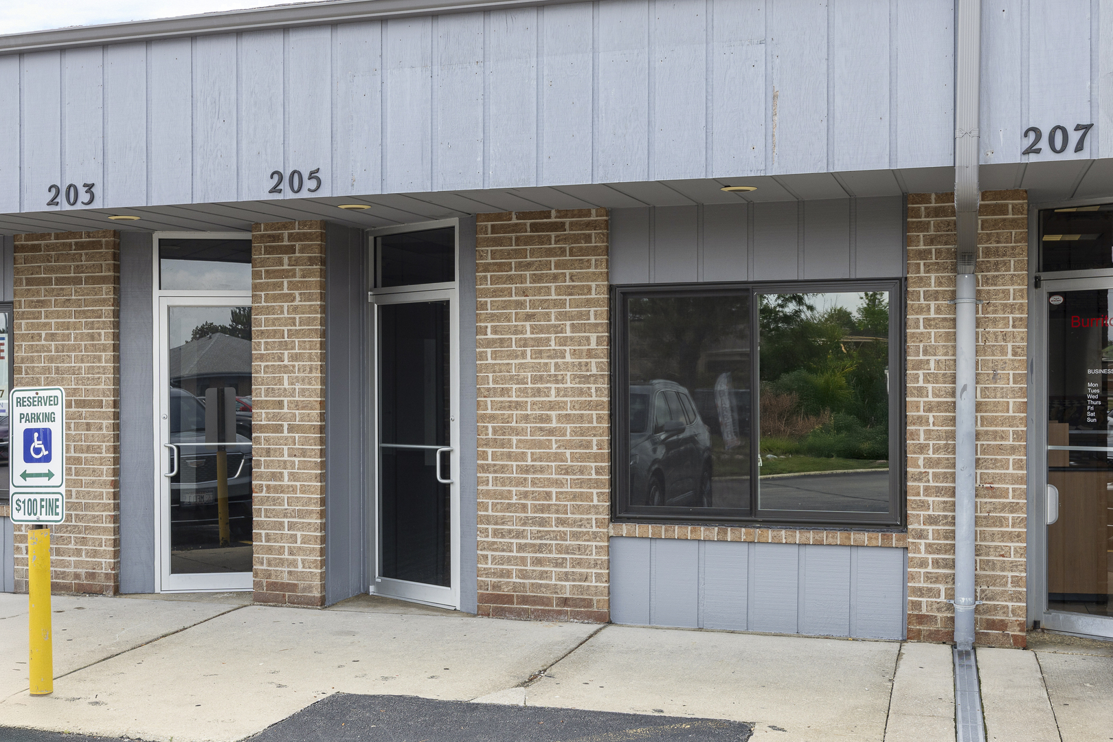 27W205 Geneva Road  Winfield IL 60190