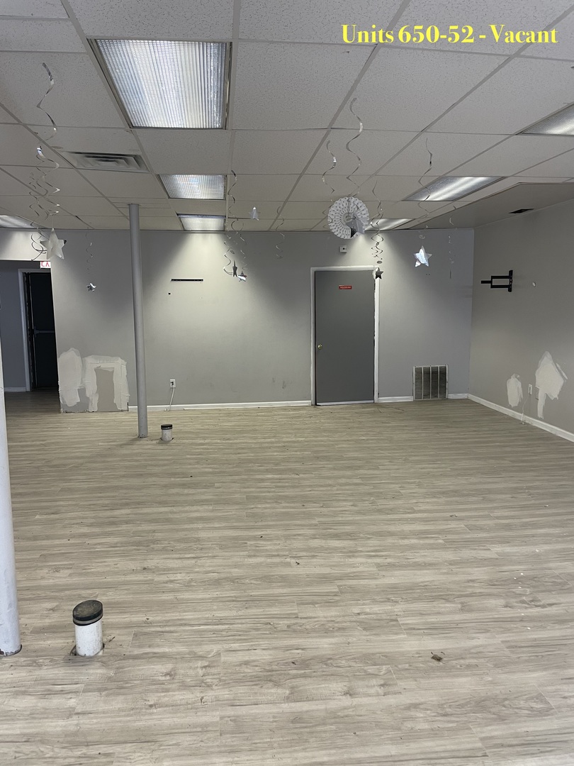 650 75th Street 650-52 Chicago IL 60619