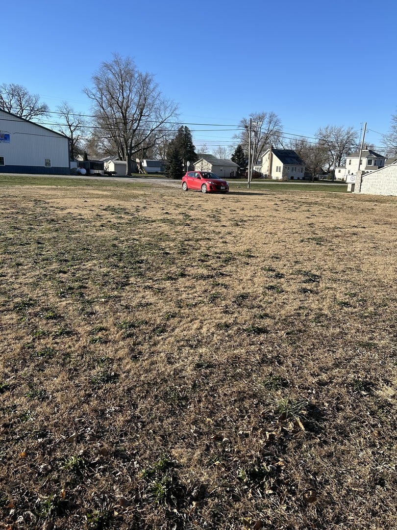 175 3rd Avenue  Clifton IL 60927