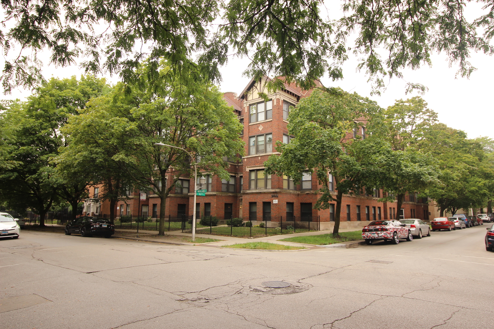 5200 Woodlawn Avenue Chicago IL 60615