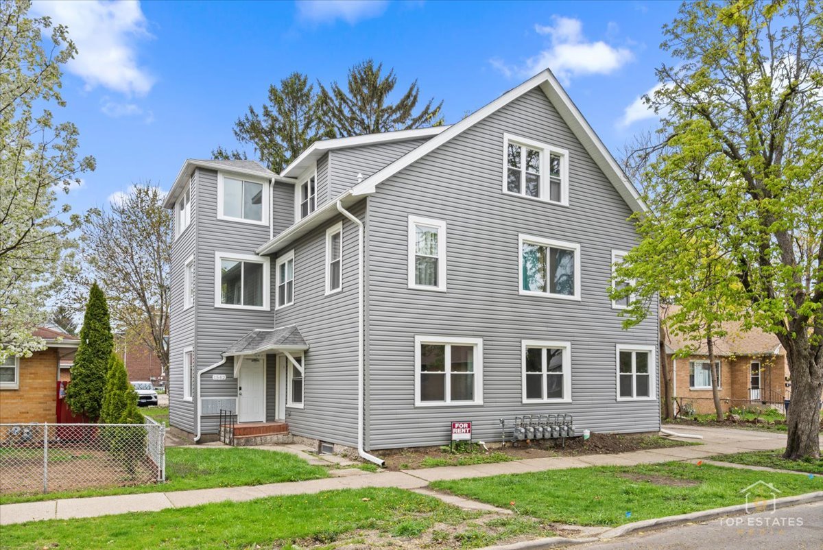 1542 Victoria Avenue  North Chicago IL 60064