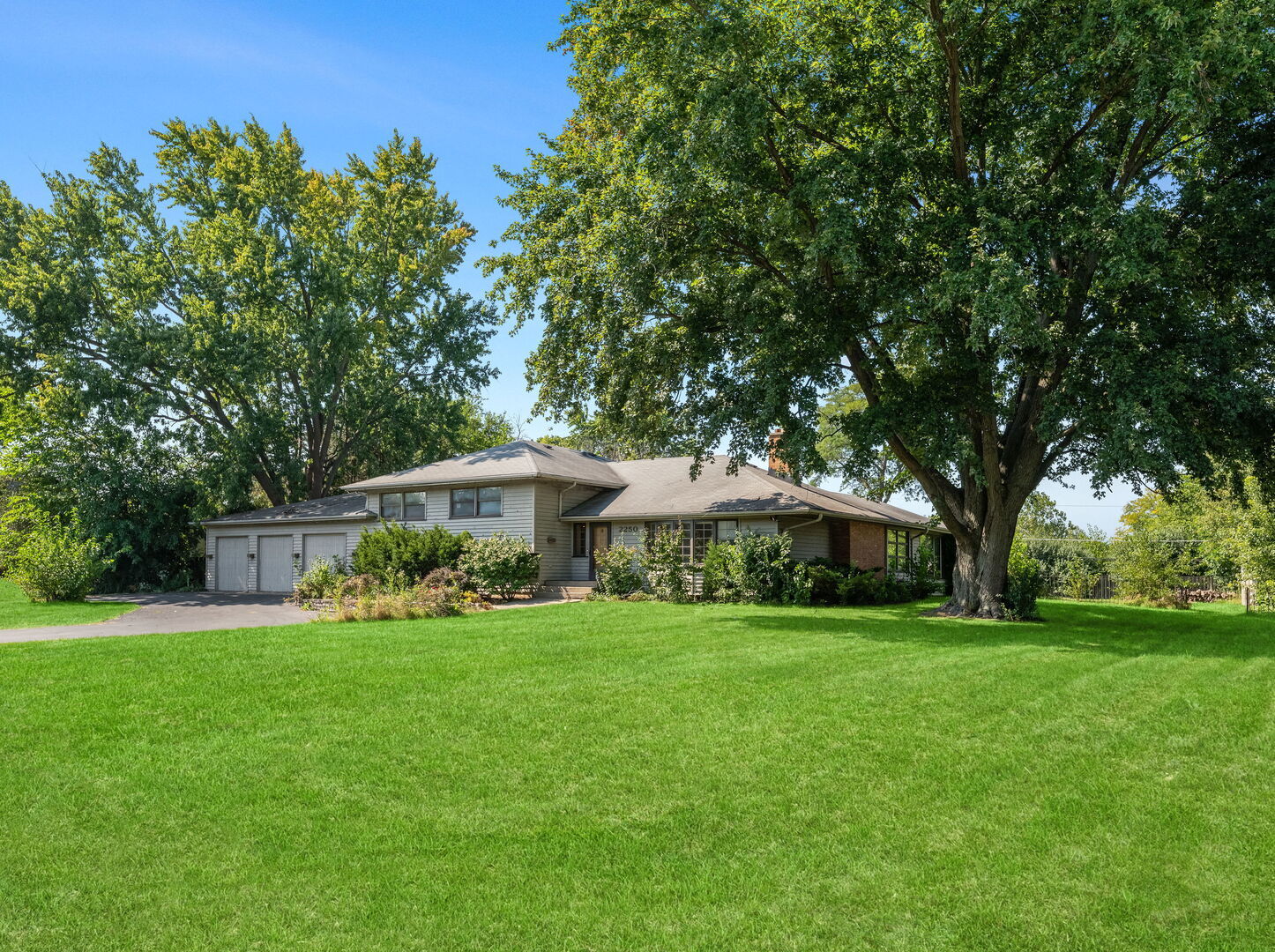 2250 White Oak Drive  Northbrook IL 60062