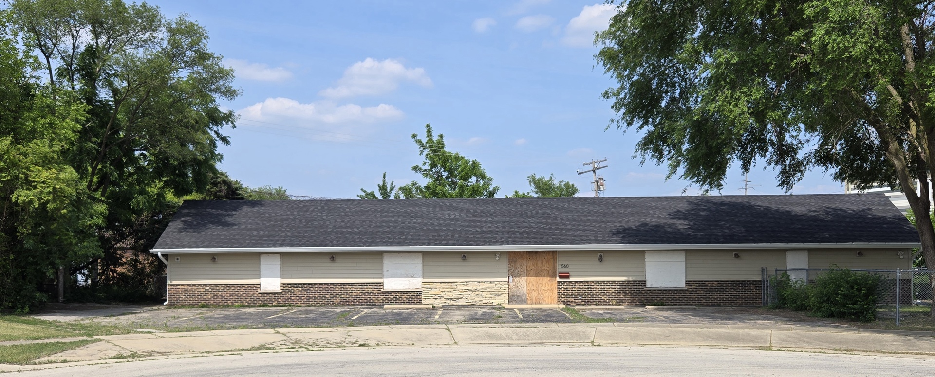 1560 Weatherstone Lane  Elgin IL 60123