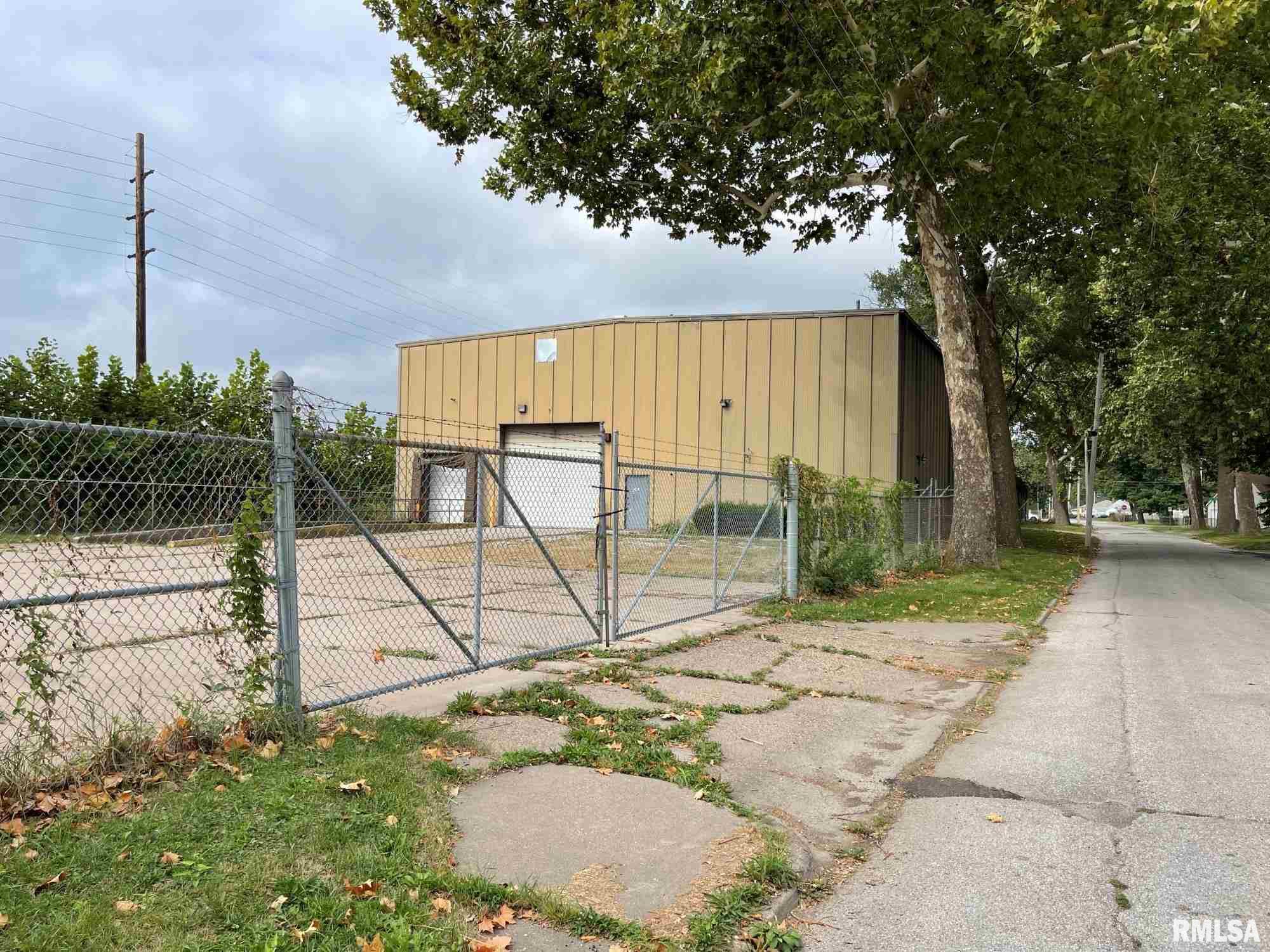 2501 BLACKHAWK Street  Davenport IA 52802