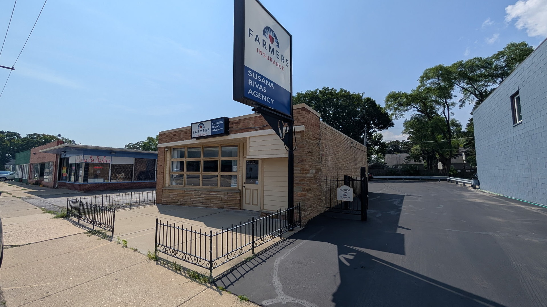 927 Glen Flora Avenue Waukegan IL 60085