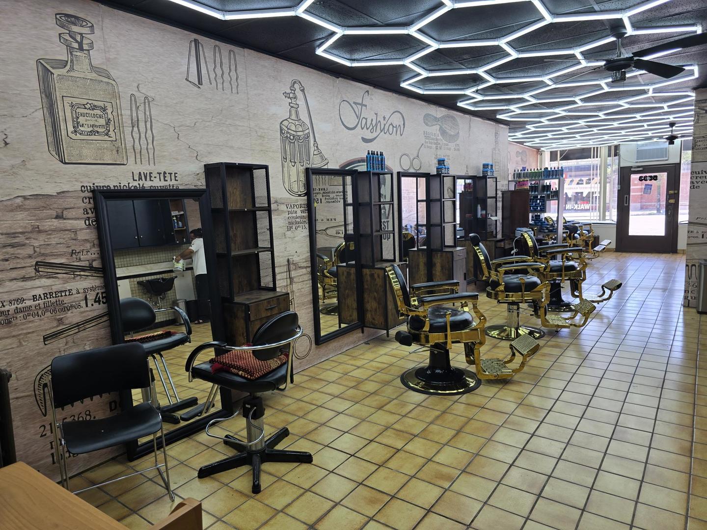 5533 Milwaukee Avenue  Chicago IL 60630