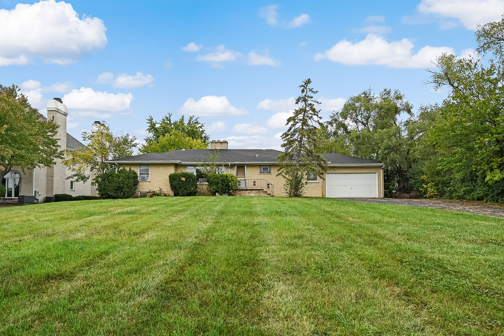 219 79th Street  Burr Ridge IL 60527