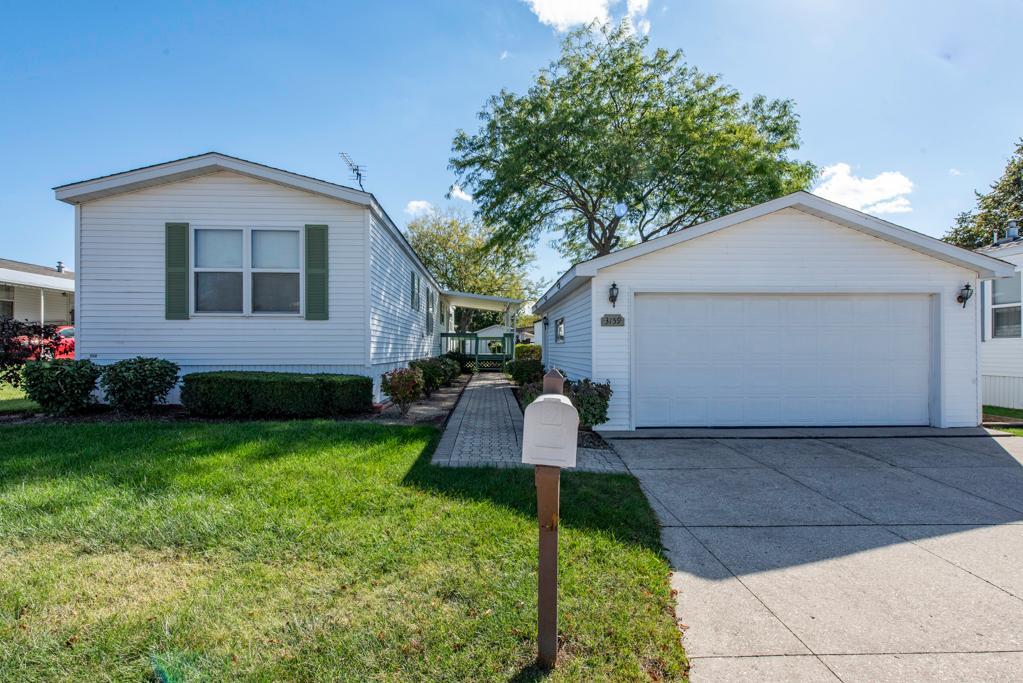 3159 JEANETTE Avenue  Park City IL 60085