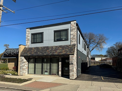 662 Northwest Highway  Mount Prospect IL 60056