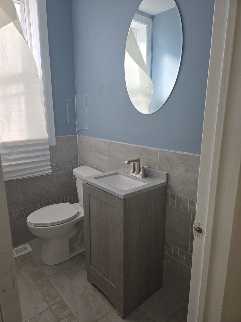 10238 Halsted Avenue 1 Chicago IL 60628