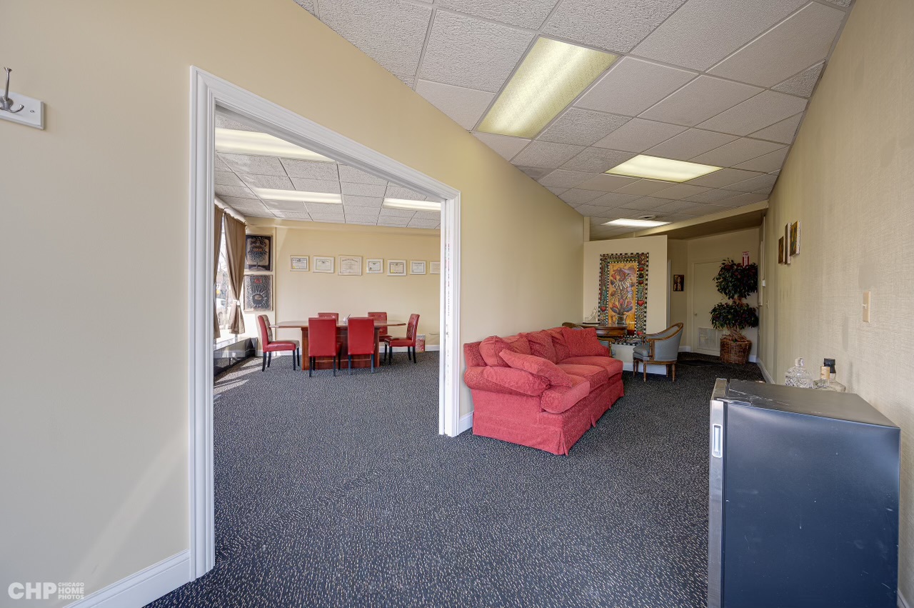 5701 Milwaukee Avenue Chicago IL 60646