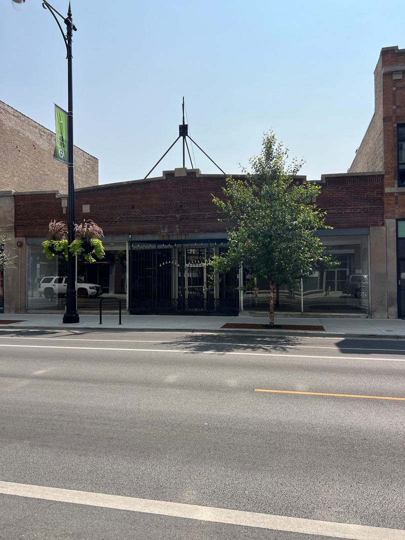 3044 Lincoln Avenue  Chicago IL 60657